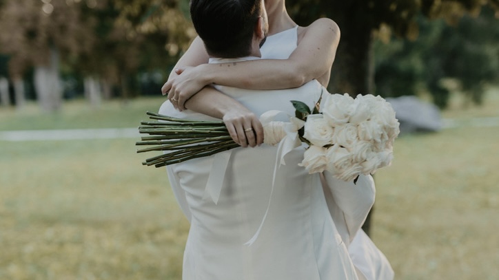 Freeform - asimetričen poročni šopek